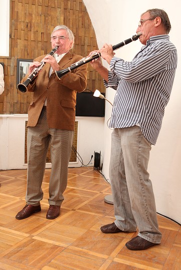 img00111.jpg